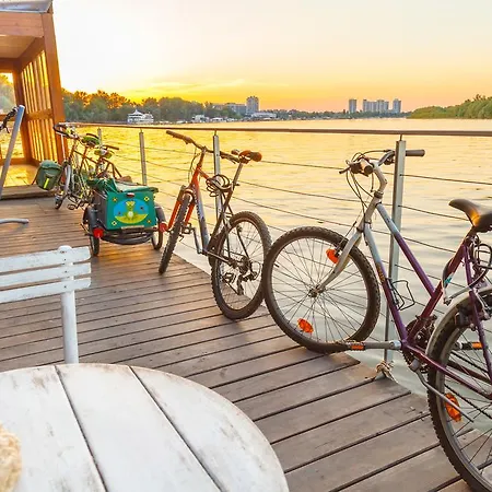 Bed & Breakfast Arkabarka 2- Floating Dream And Bělehrad