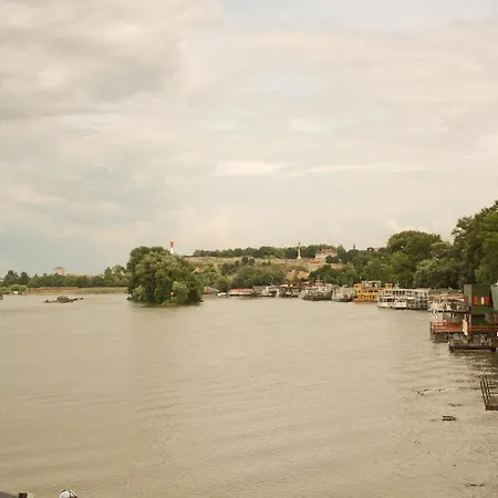 B&B Arkabarka 2- Floating Dream And