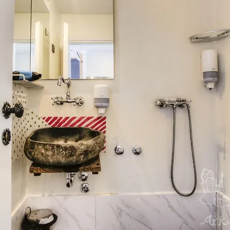 Arkabarka 2- Floating Dream And Alojamento de Acomodação e Pequeno-almoço Belgrado