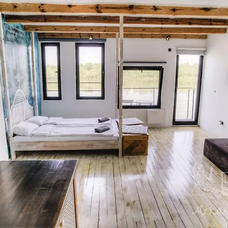 Alojamento de Acomodação e Pequeno-almoço Arkabarka 2- Floating Dream And Belgrado