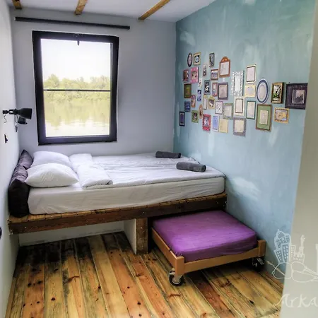 Arkabarka 2- Floating Dream And Alojamento de Acomodação e Pequeno-almoço 4*