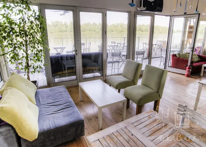 Arkabarka 2- Floating Dream And Nocleg ze śniadaniem Belgrad